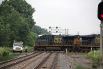 CSX 5280 leads l003